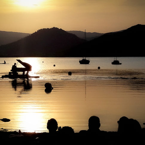 couché de soleil jaune