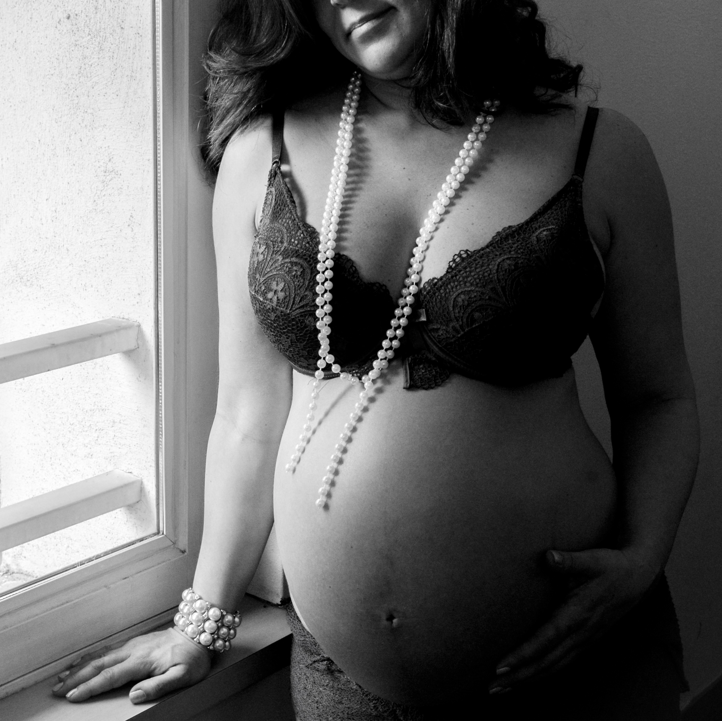 Séance photo de grossesse en studio à Toulouse